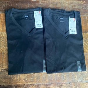 Uniqlo NWT Black Supima Cotton V-Neck Short-Sleeve T-Shirts Bundle of 2